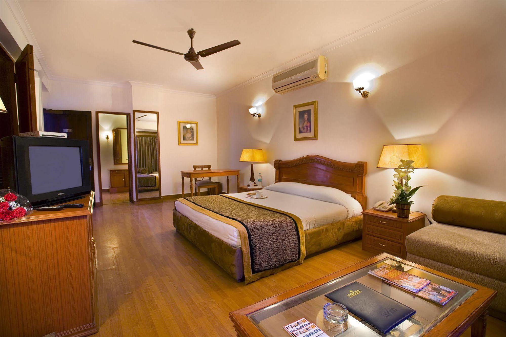 The Bmk Hotel Nueva Delhi Exterior foto