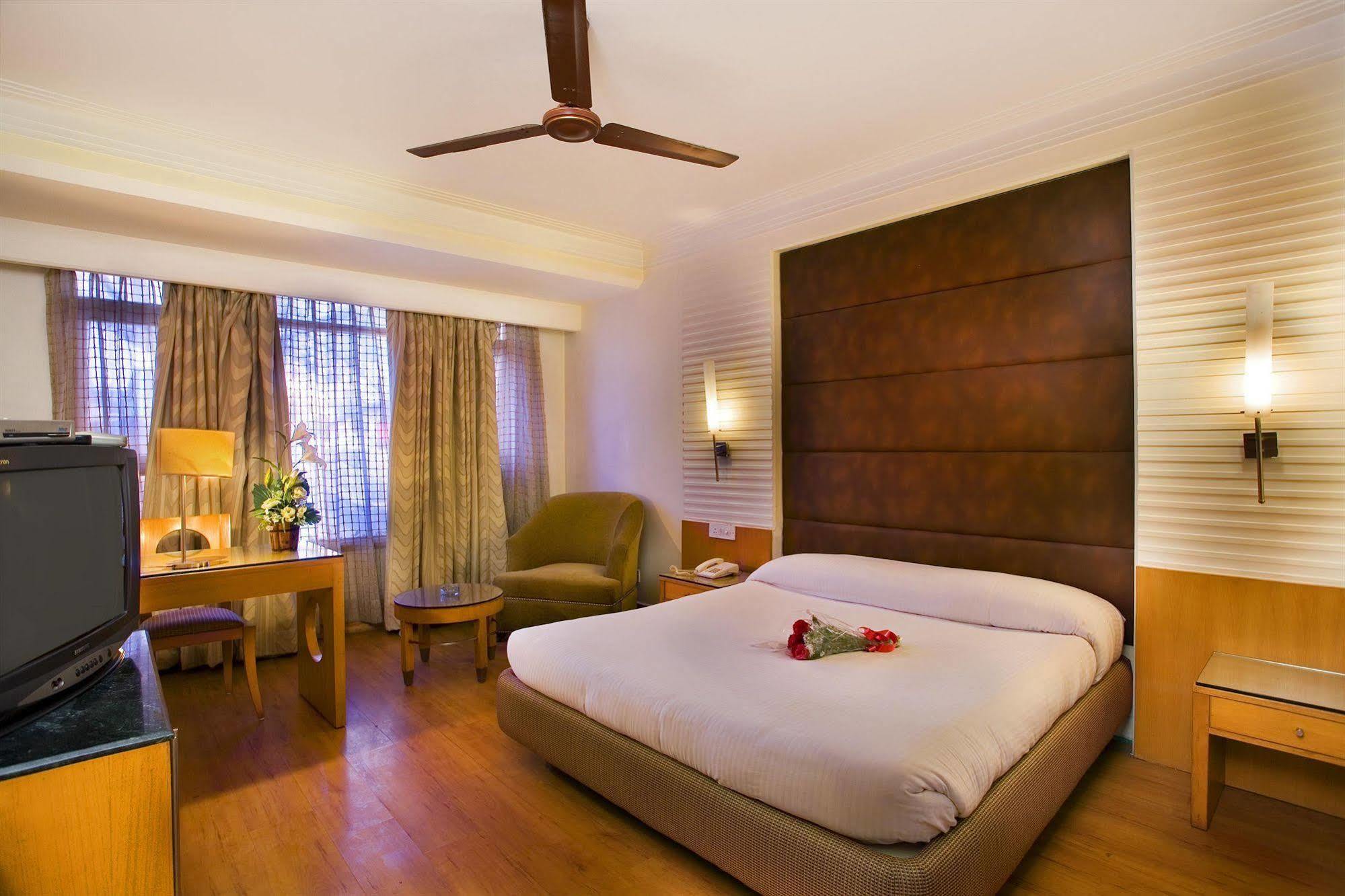 The Bmk Hotel Nueva Delhi Exterior foto